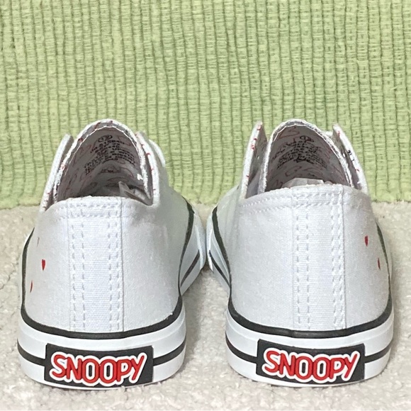 Peanuts Snoopy Kids White/Red Low Canvas Lace Up Sneaker Shoes NIB Sizes US 12 - Picture 5 of 12